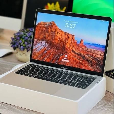 MACBOOK PRO RETINA 2019 TOUCHBAR 13" SECOND Murah - foto 2