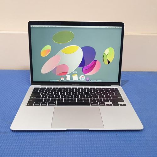 MacBook Air Retina 13-inch Chip M1 2020 Ram 8GB SSD